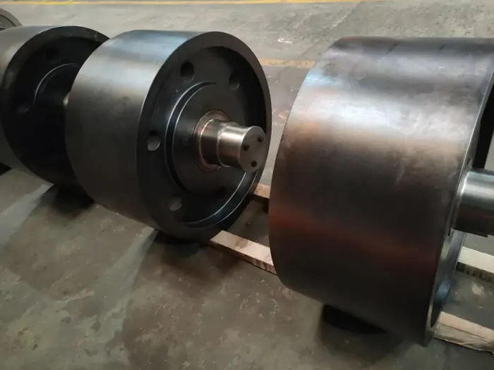 Forged wheels with shafts on the shop floor